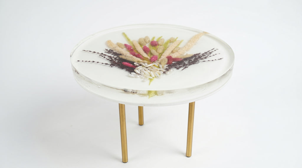 Real flowers 12 inch  Gloden stand