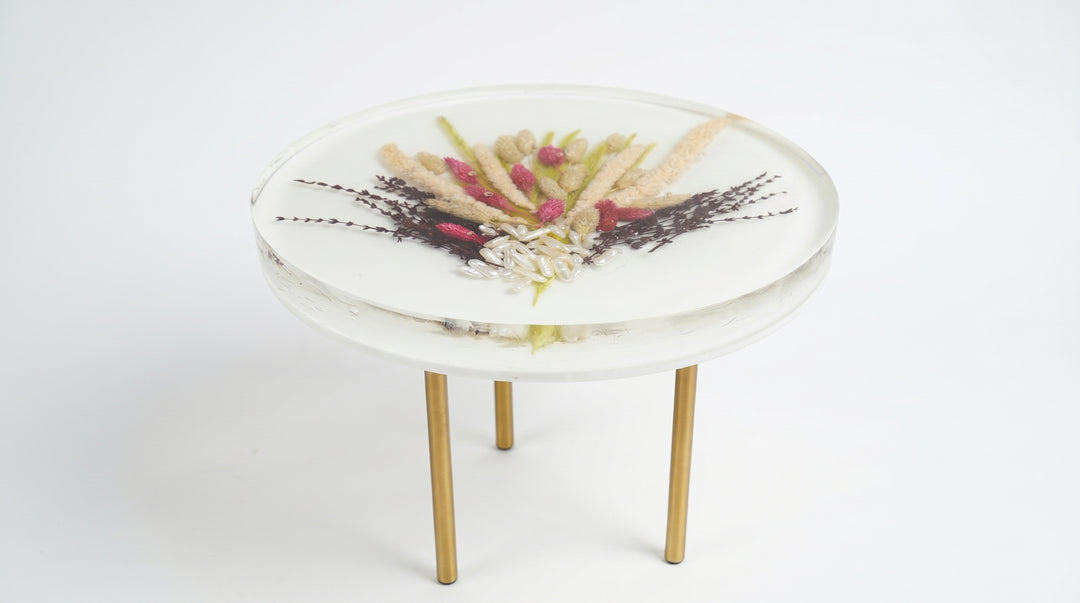 Real flowers 12 inch  Gloden stand